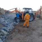 Для предотвращения паводков подготовлена ​​паводковая дамба на участке Таш-Коо, установлены габионные сети и засыпаны камнем.