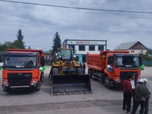 Read more about the article Барскоон айыл аймагынын айыл өкмөтүнө караштуу “Барскоон Сервис” муниципалдык ишканасынын техникалык базасы жаңыланып, жаңы заманбап техникалар менен толукталууда.