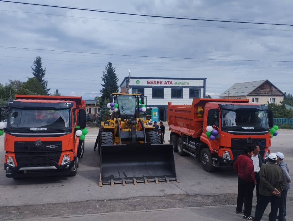 Барскоон айыл аймагынын айыл өкмөтүнө караштуу “Барскоон Сервис” муниципалдык ишканасынын техникалык базасы жаңыланып, жаңы заманбап техникалар менен толукталууда.