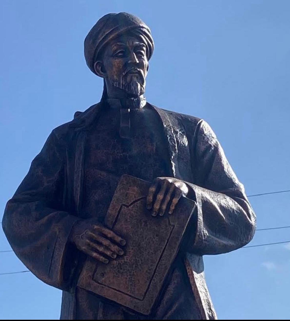 Улуу ойчул, түрк дүйнөсүнө белгилүү окумуштуу Махмуд Кашкари Барсканинин айкелин ачуу жана Күз майрамы 2025-жылдын 1-ноябрында Барскоон айылында өткөрүлдү.